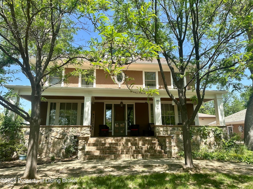 Under Contract $600,000