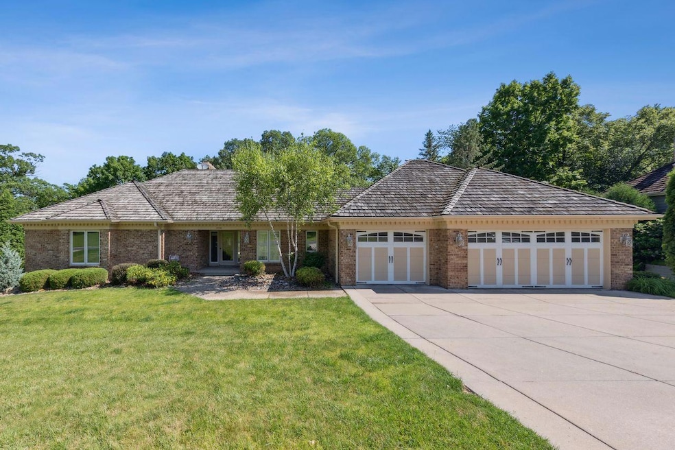 10752 Mount Curve Rd, Eden Prairie, MN 55347 - photo 1