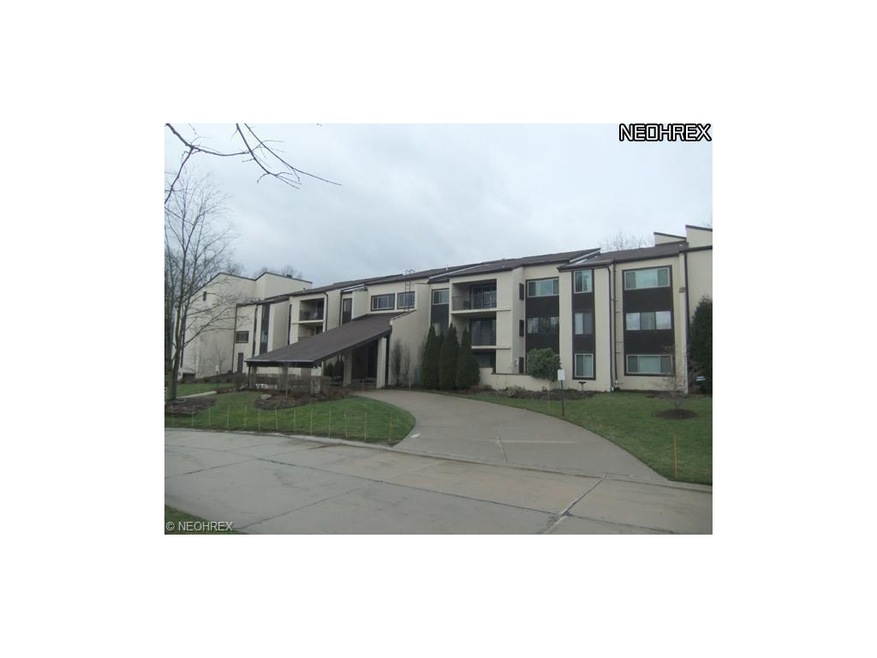 Welcome home to this 3rd story condo 1008 Bunker D