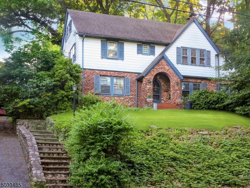 39 Stocker Rd, Verona, NJ 07044 - photo 1