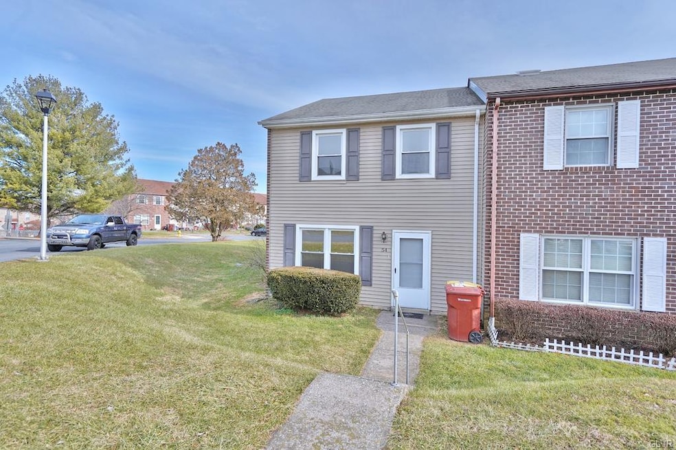 54 Eisenhower Cir, Whitehall, PA 18052 - photo 1