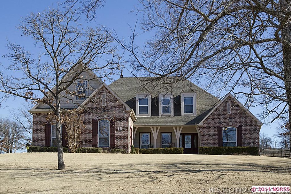 Beautiful Brick Cottage w/Gorgeous Pool on Treed A