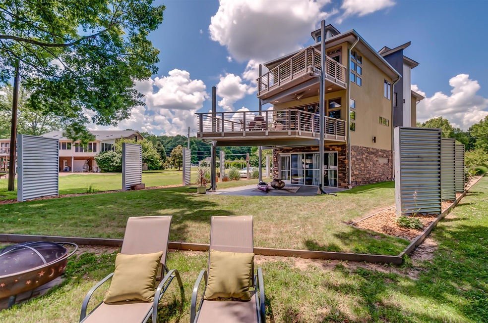 1531 Matlock Dr, Chapmansboro, TN 37035 - photo 1