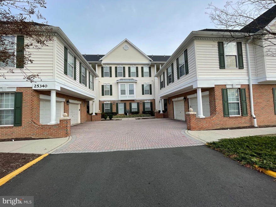 25340 Lake Mist Square unit 304, Chantilly, VA 20152 - photo 1