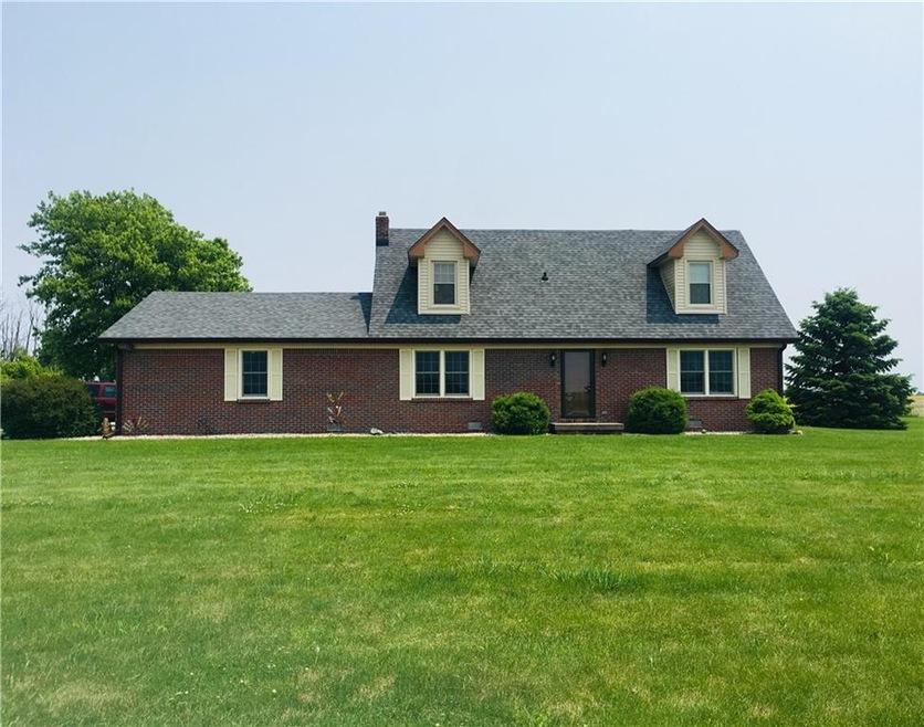 11882 N 200 W, Fountaintown, IN 46130 - photo 1