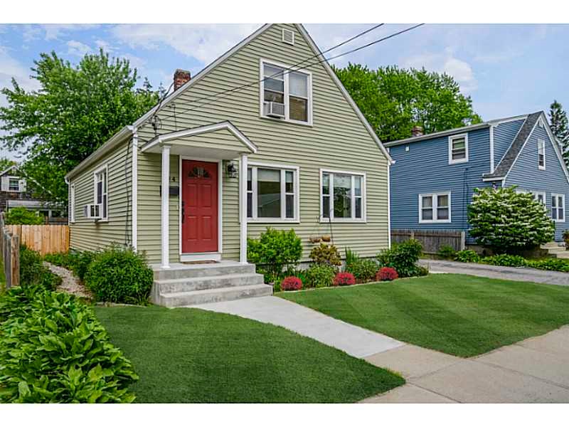 194 Crescent Ave, Cranston, RI 02910 - photo 1