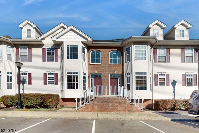 1423 Barnhardt Ln unit 503, Rahway, NJ 07065 - photo 1