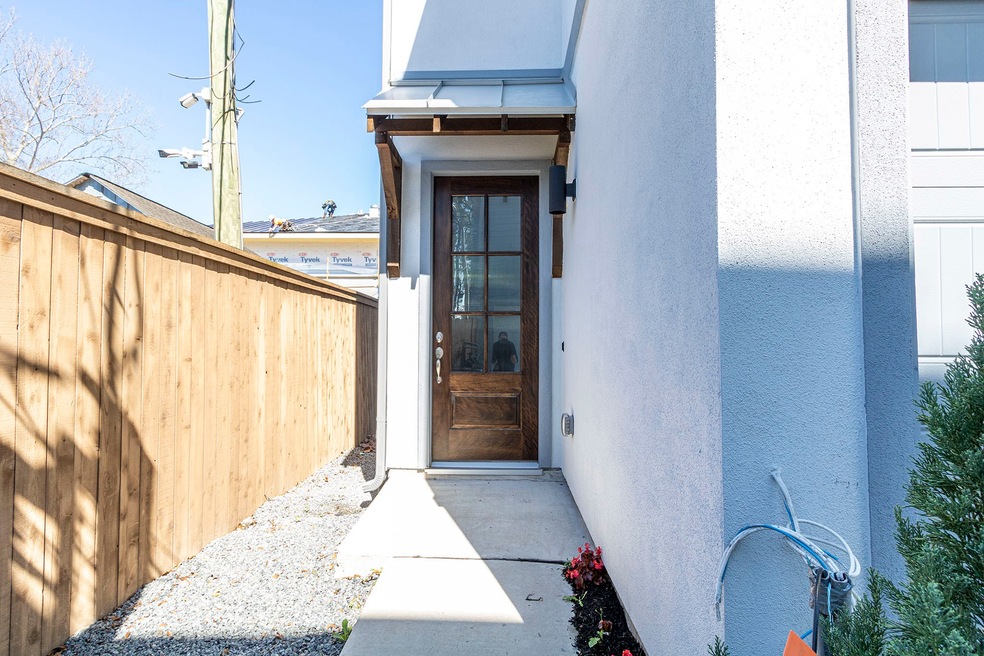 914 W 35th St unit C, Houston, TX 77018 - photo 1