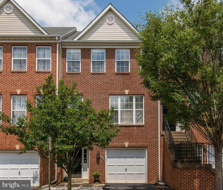 2570 James Madison Cir, Herndon, VA 20171 - photo 1