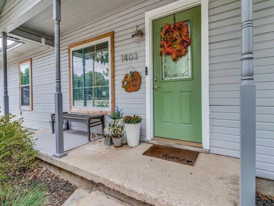 1403 Anthony St, Gainesville, TX 76240 - photo 1