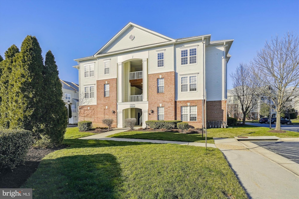 42470 Pennyroyal Square unit 304, Ashburn, VA 20148 - photo 1