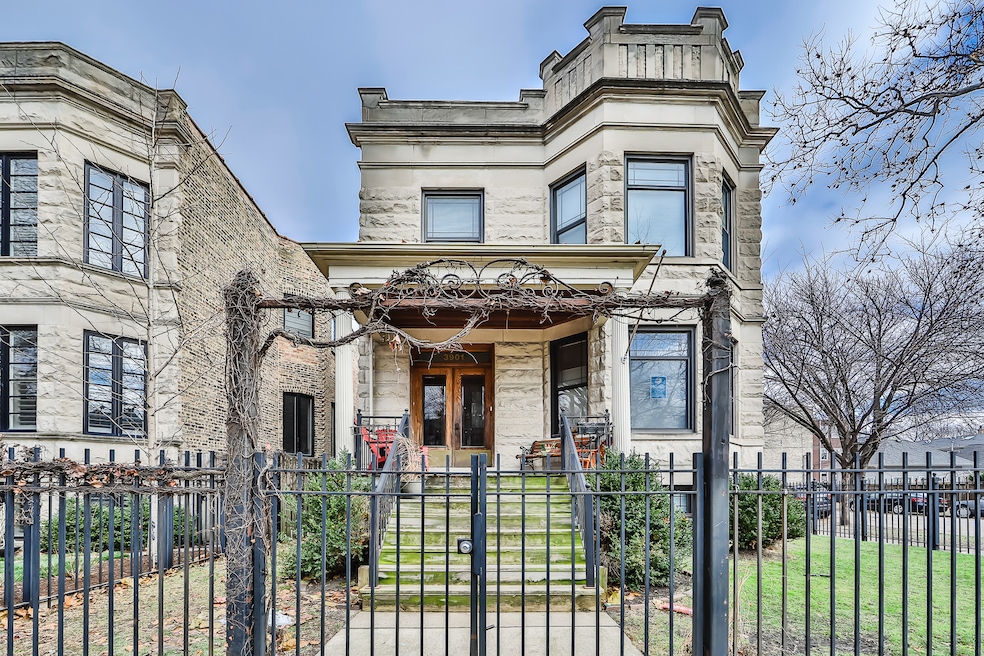 3901 N Hamilton Ave unit 1, Chicago, IL 60618 - photo 1