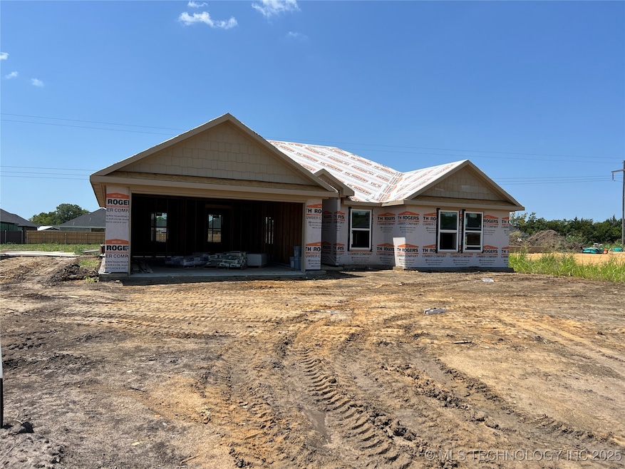 3127 Secretariat St, Durant, OK 74701 - photo 1