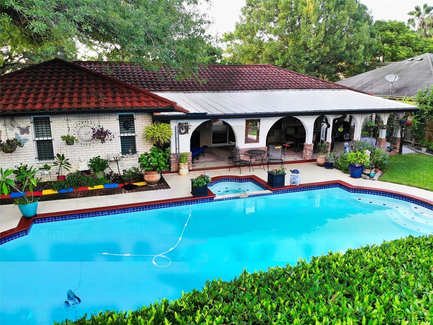 5927 Green Falls Dr, Houston, TX 77088 - photo 1