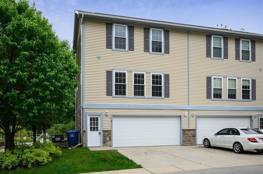 936 Mckinley Ave unit 1, Des Moines, IA 50315 - photo 1