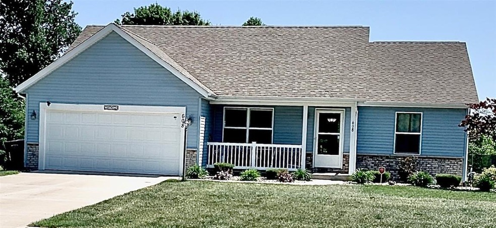 608 E Dunn Rd, New Carlisle, IN 46552 - photo 1