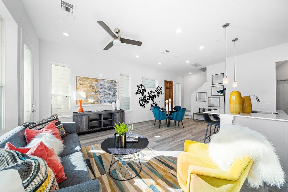 1524 Ojeman Rd unit C, Houston, TX 77055 - photo 1