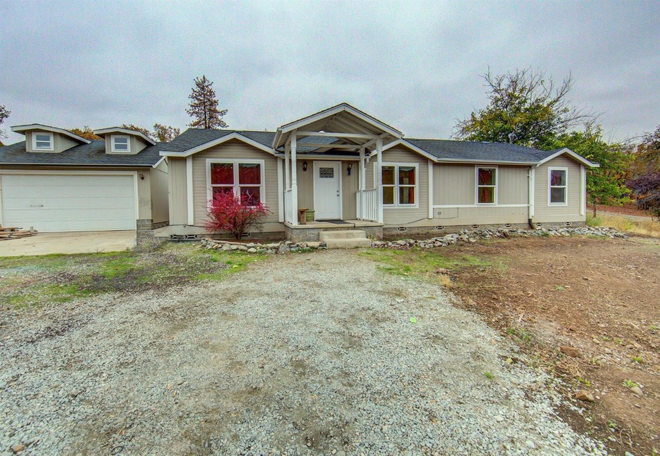 9463 Blackwell Rd, Central Point, OR 97502 - photo 1