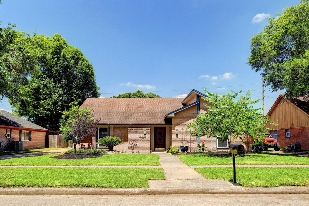 15226 Windy Cove Dr, Houston, TX 77095 - photo 1