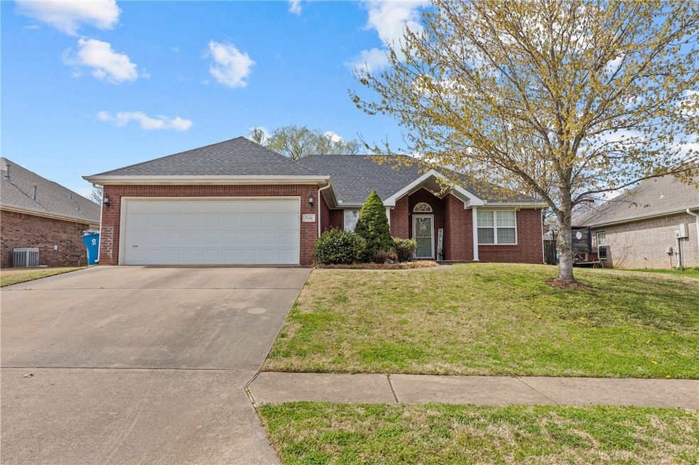 508 SW Maidstone Ave, Bentonville, AR 72712 - photo 1