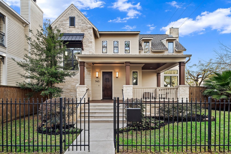 745 Rutland St, Houston, TX 77007 - photo 1