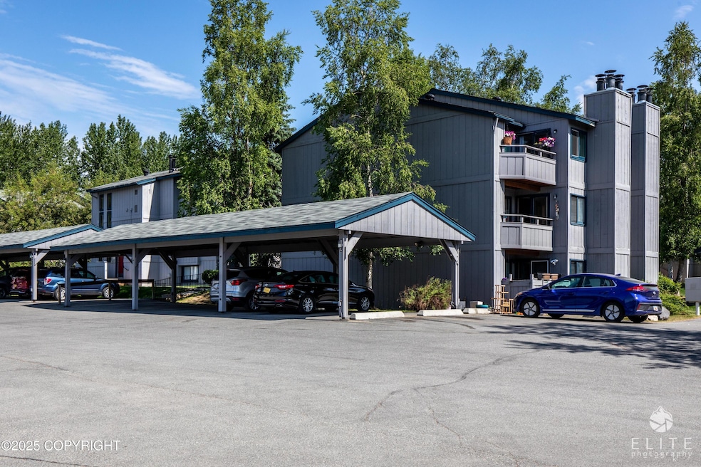 1631 Eastridge Dr 303-1