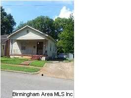 3 bedroom 1 bath nice fenced back yard