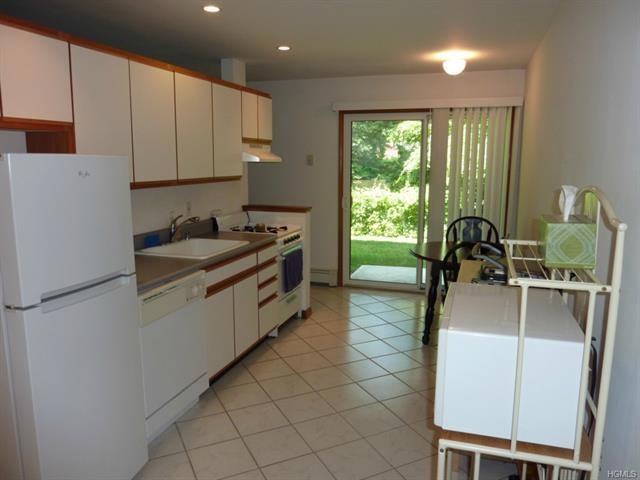 8 Dove Ct unit 8G, Croton On Hudson, NY 10520 - photo 1