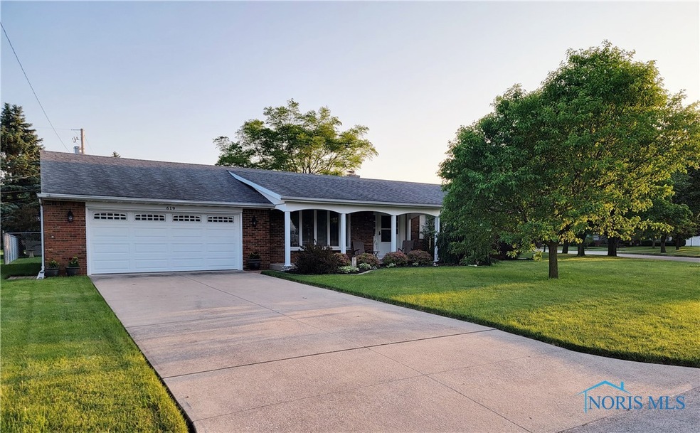 619 Riverside Dr, Woodville, OH 43469 - photo 1