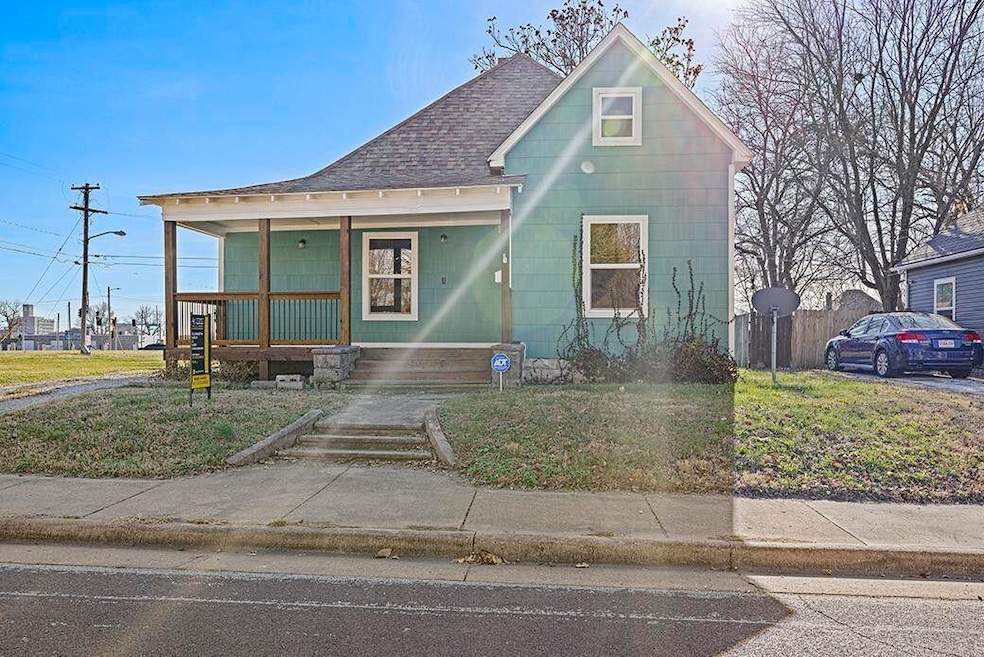 front of house-722 W Brower