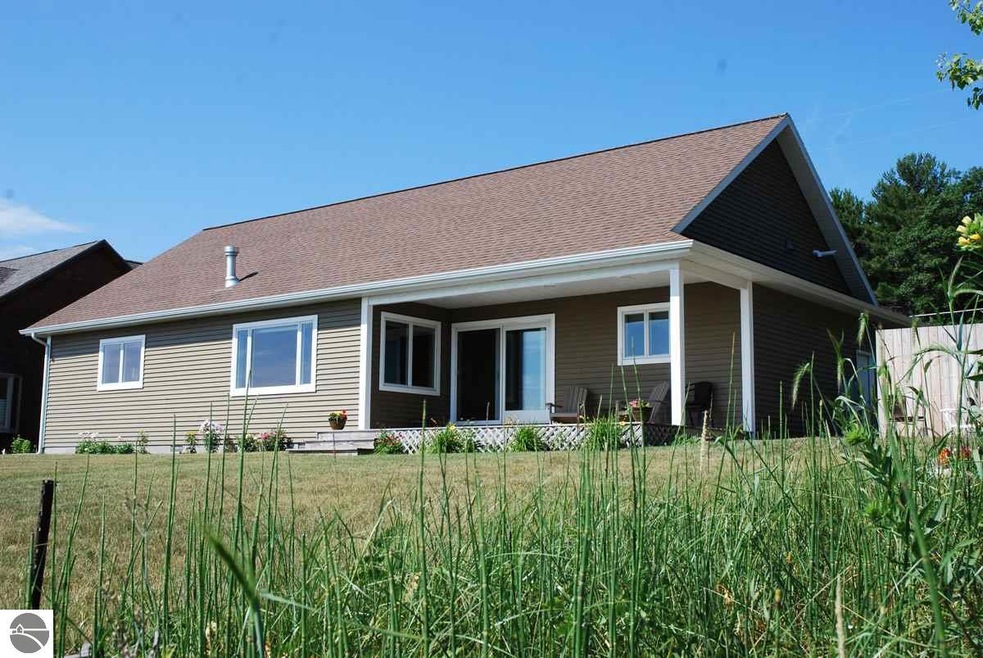 Large covered deck (16x22) on the waterside of the