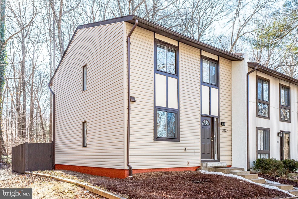 2432 Cloudcroft Square, Reston, VA 20191 - photo 1