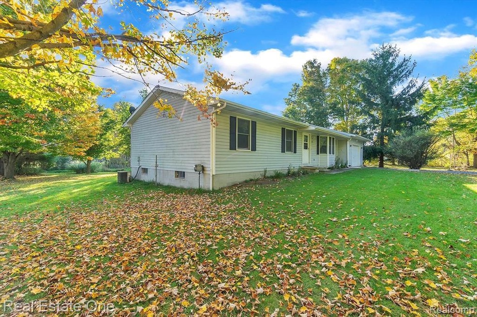 02-4522-Stow-Rd-Fowlerville-WindowStill-Real-Estat