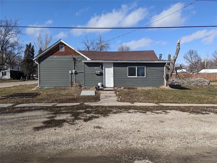 698 W Randolph St, Marengo, IA 52301- Homes.com