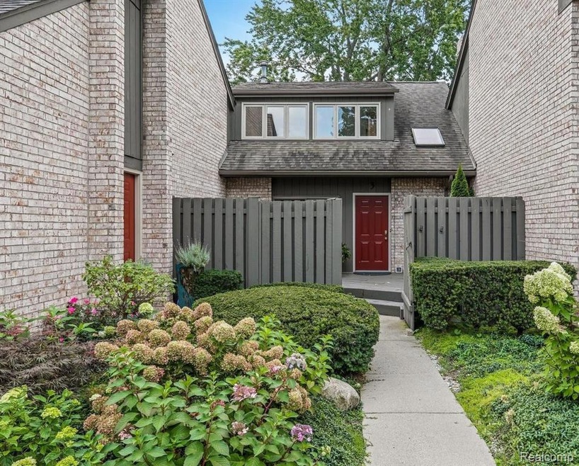 Welcome to 41350 Woodward Avenue, Unit 3 - Hatherl