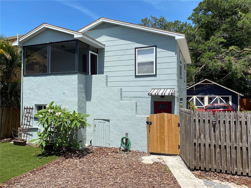 1011½ 14 St N, Saint Petersburg, FL 33705 - photo 1