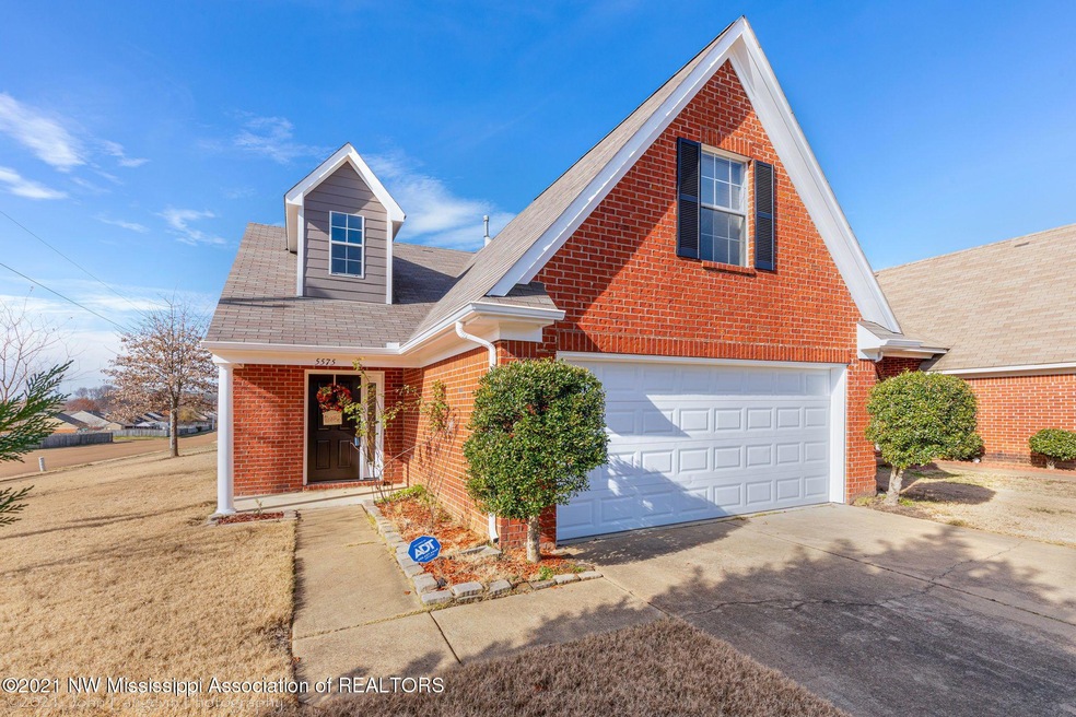 2-web-or-mls-5575 Casey Ln-Exterior-2