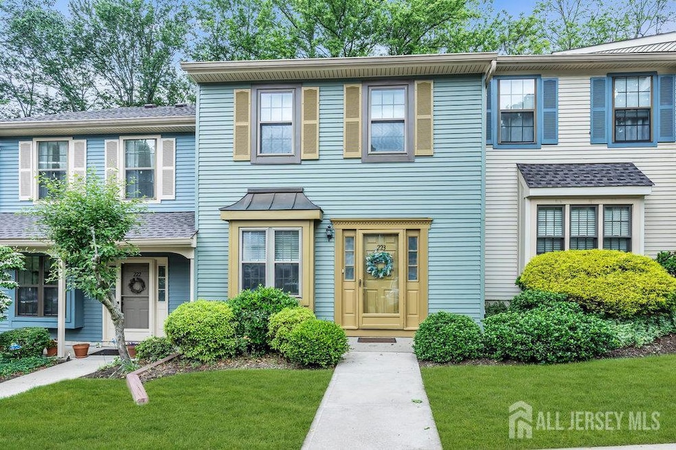 223 Perth Hill Ct unit 223, Matawan, NJ 07747 - photo 1