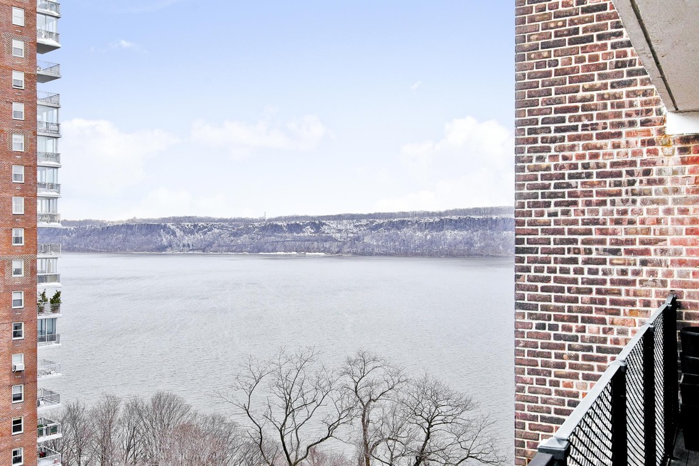 Highpoint on the Hudson unit 11G, Bronx, NY 10463 - photo 1