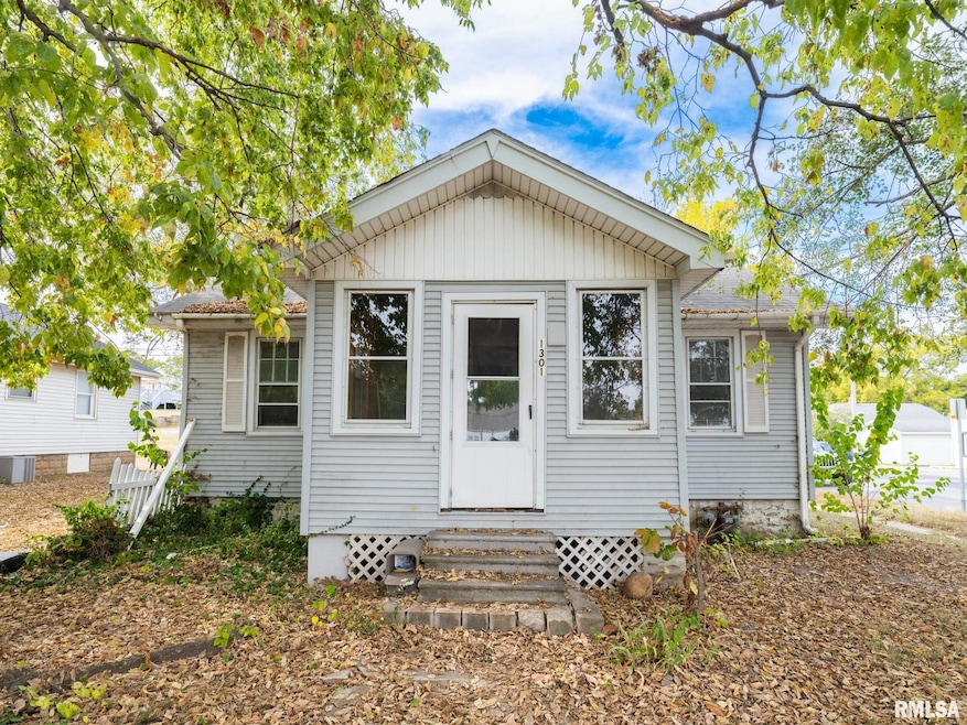 1301 S 7th St, Pekin, IL 61554 - photo 1