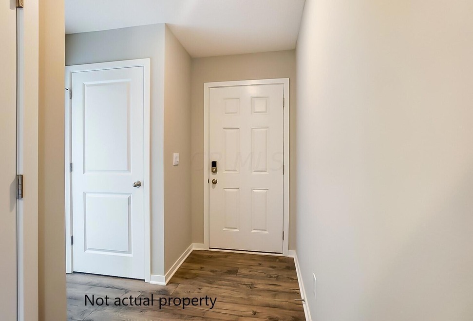 5883 Annaberg Dr, Columbus, OH 43232 - photo 1