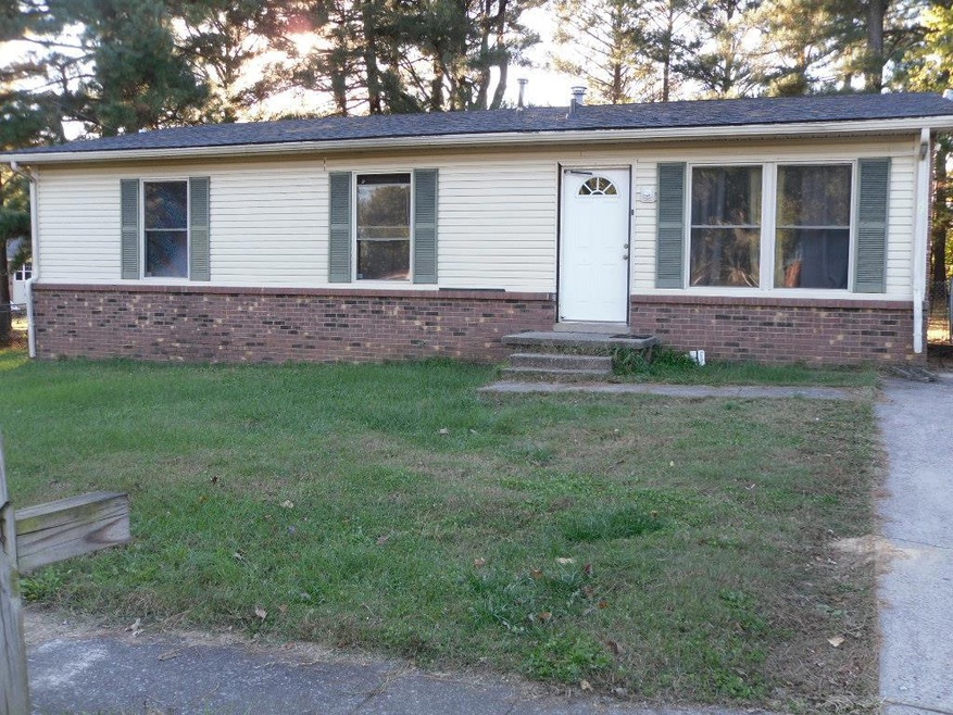 621 Evergreen Park Dr, Hopkinsville, KY 42240 - photo 1