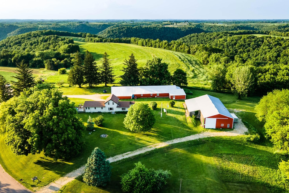 Vernon-County-WI-3-Acres-Home-For-Sale-1