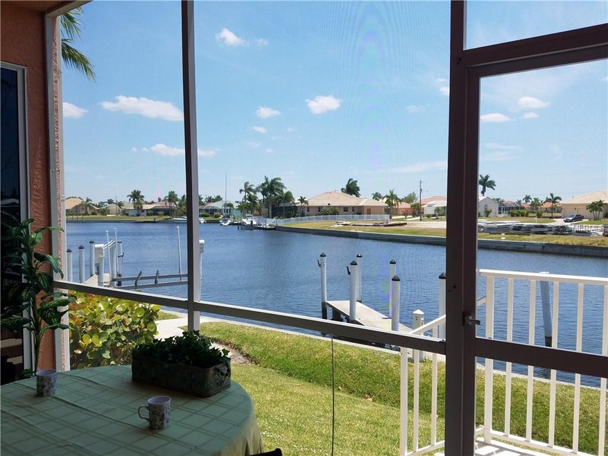 Beautiful, serene views of the canal from the lana