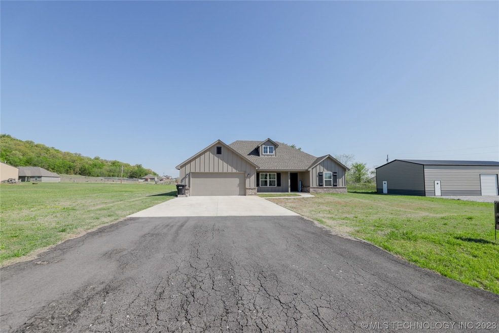 19480 S Coyote Dr, Claremore, OK 74019 - photo 1