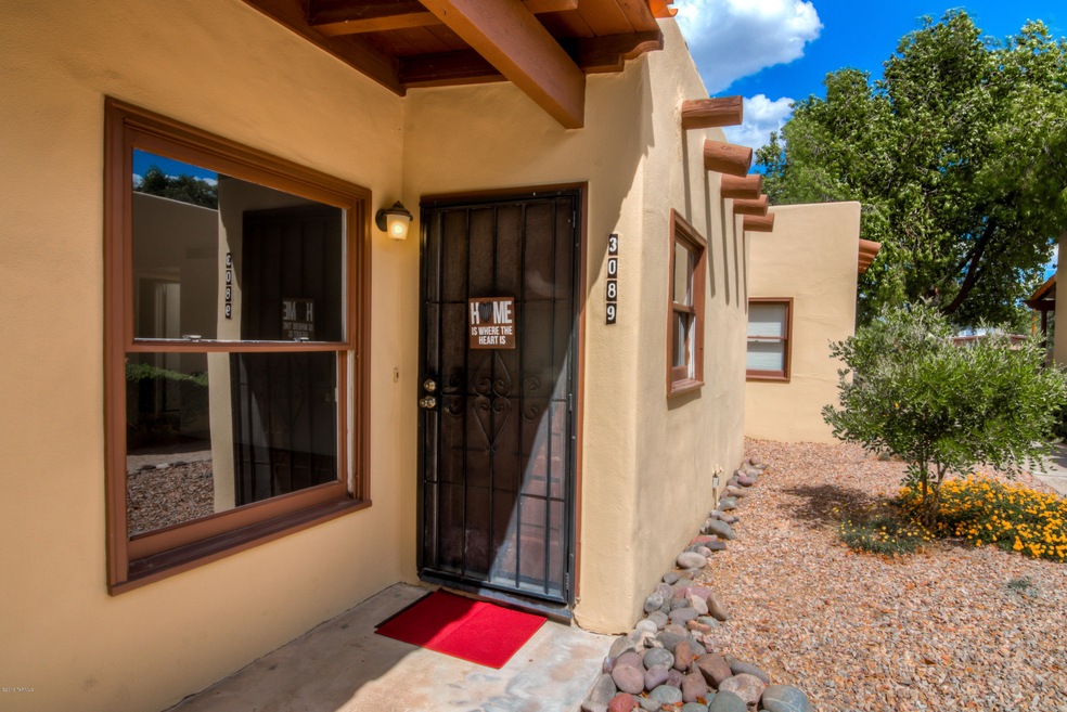 Charming contemorary Santa Fe style