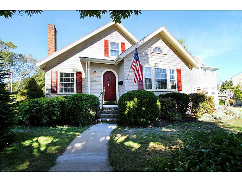 376 Broadway, Newport, RI 02840 - photo 1