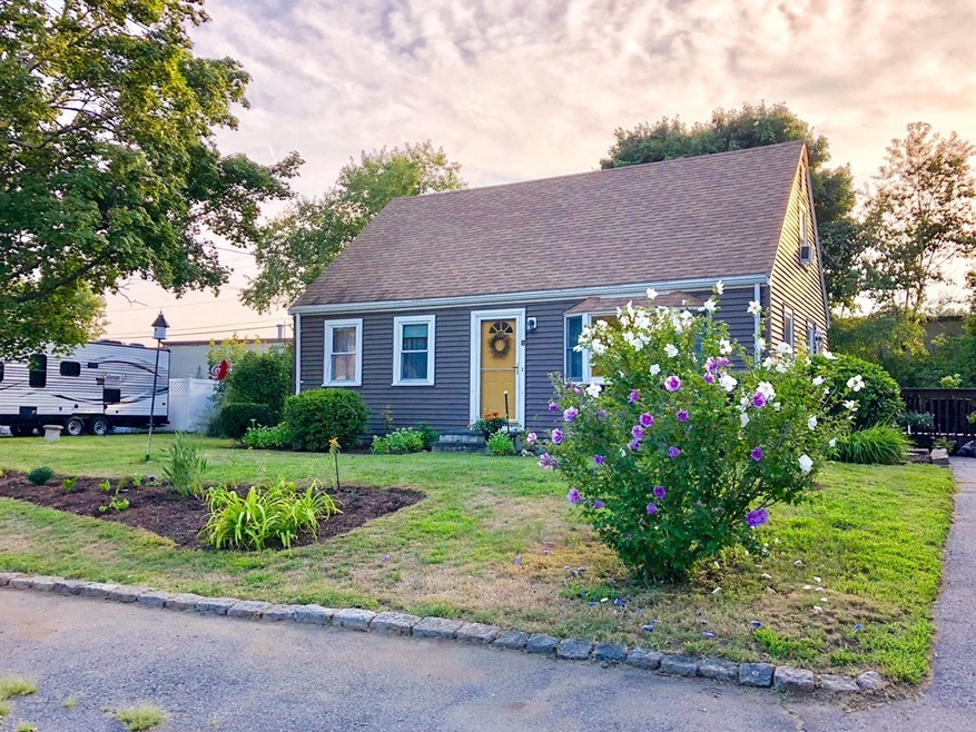 8 Huntington Ave, Plainville, MA 02762 - photo 1