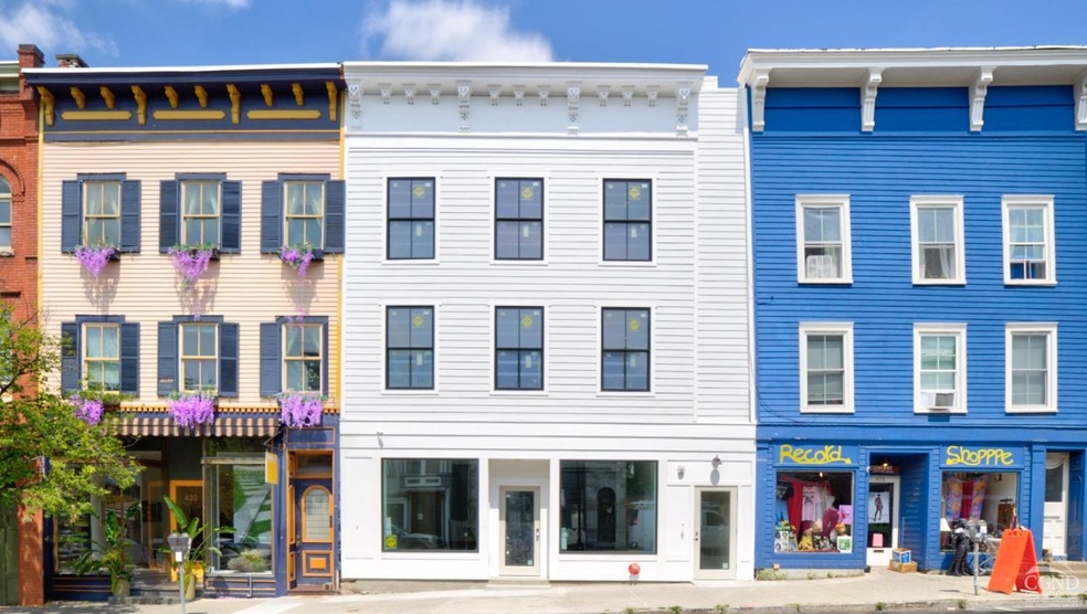 432 Warren St unit 1R, Hudson, NY 12534 - photo 1