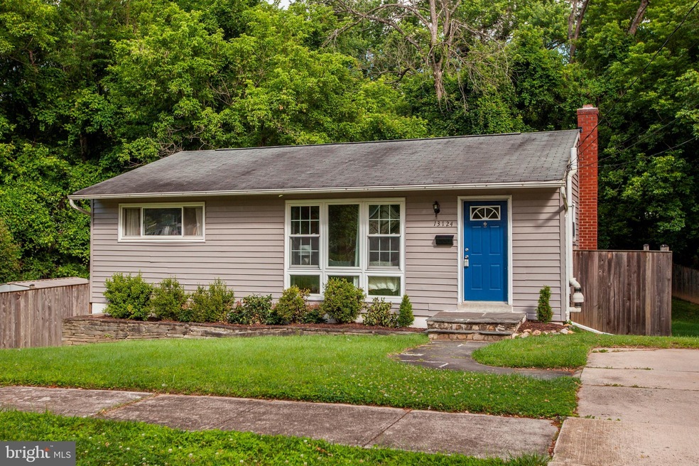 13124 Burlwood Dr, Rockville, MD 20853 - photo 1